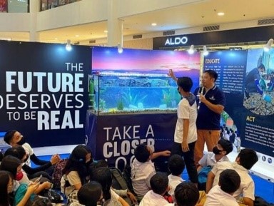 In The University of the Philippines Town Center, Manila Water debuts a World Water Day exhibition. (Photo from INQUIRER.COM) 