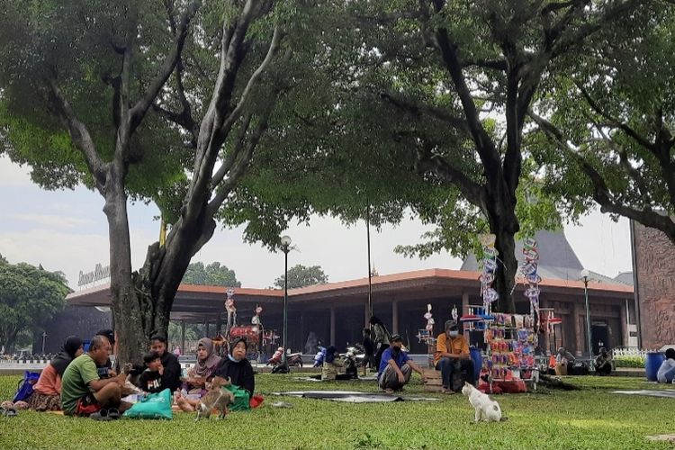 Taman Mini Indonesia Indah (TMII), Jakarta Timur, dibuka kembali pada hari ini, Selasa (18/5/2021), setelah ditutup pada 16-17 Mei 2021. Sumber: KOMPAS.com