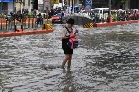  As Typhoon Koinu lurks, the Philippines prepares for flash floods. (Photo from TheStar) 