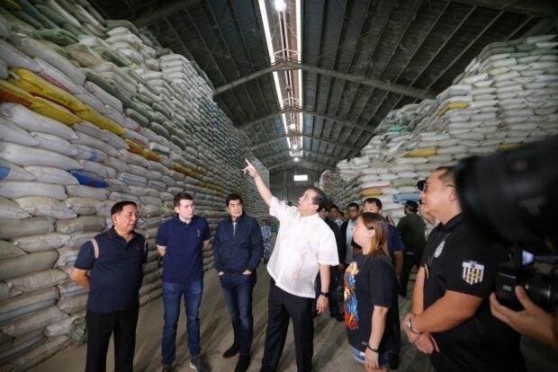 According to Romualdez, Speaker of the House, 2.5 million Filipinos would receive rice and financial assistance in two weeks. (Photo from INQUIRER.net) 