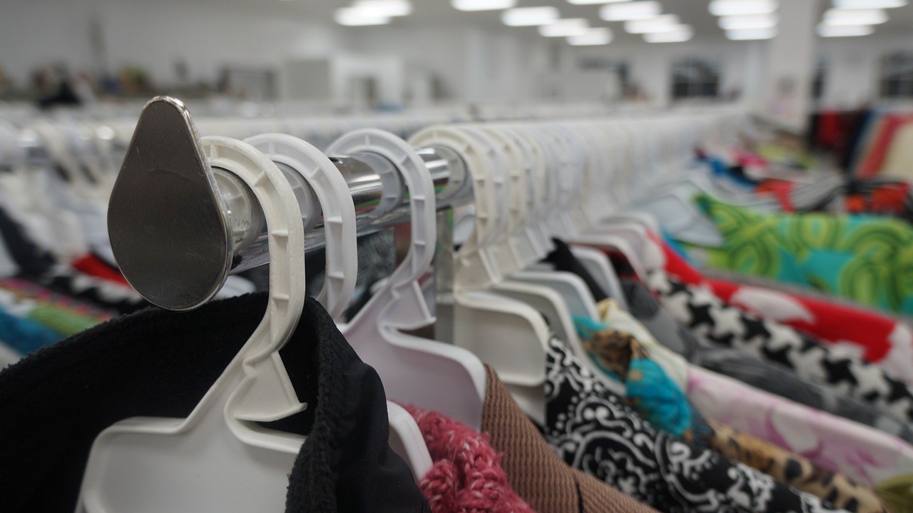 Pemerintah Musnahkan Baju Bekas Impor Total Senilai Rp 40 M (Sumber foto : Pixabay)