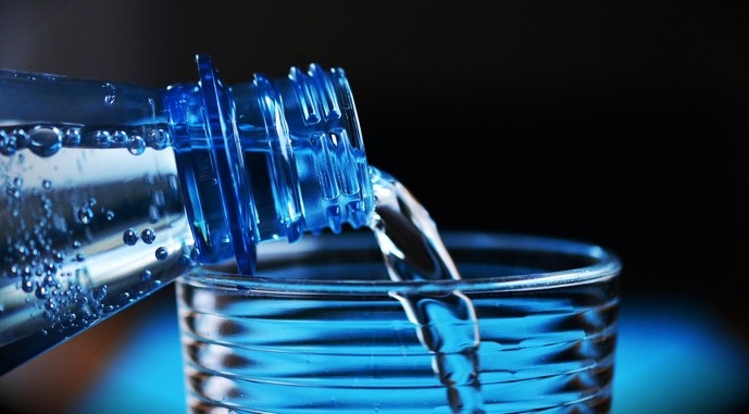 Anjuran Asupan Air Setiap Hari pada Manusia (Sumber foto : Pixabay)