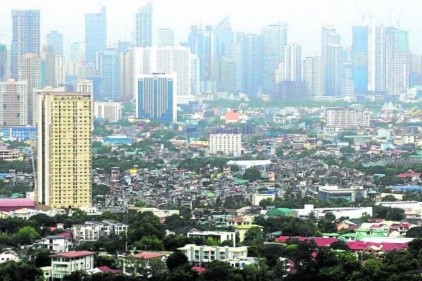 The DENR-EMB reports that between January and June 2023, the air quality in Metro Manila got better. (Photo from INQUIRER.net) 