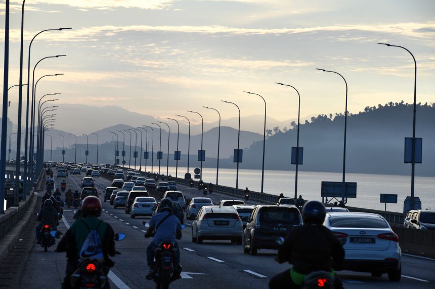 Malaysians are allowed to travel across the nation after 9-month travel curbs.