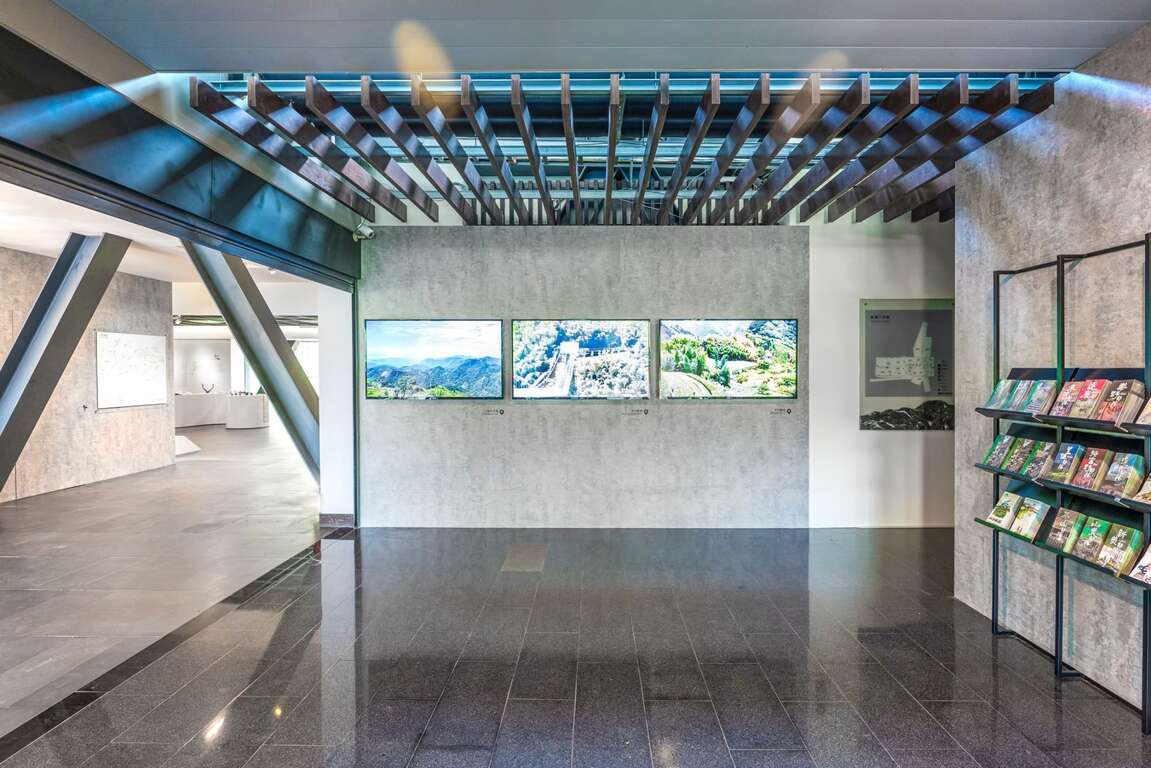 The interior view of the Alishan Chukou Visitor Center. (Photo / Provided by Alishan Headquarters)