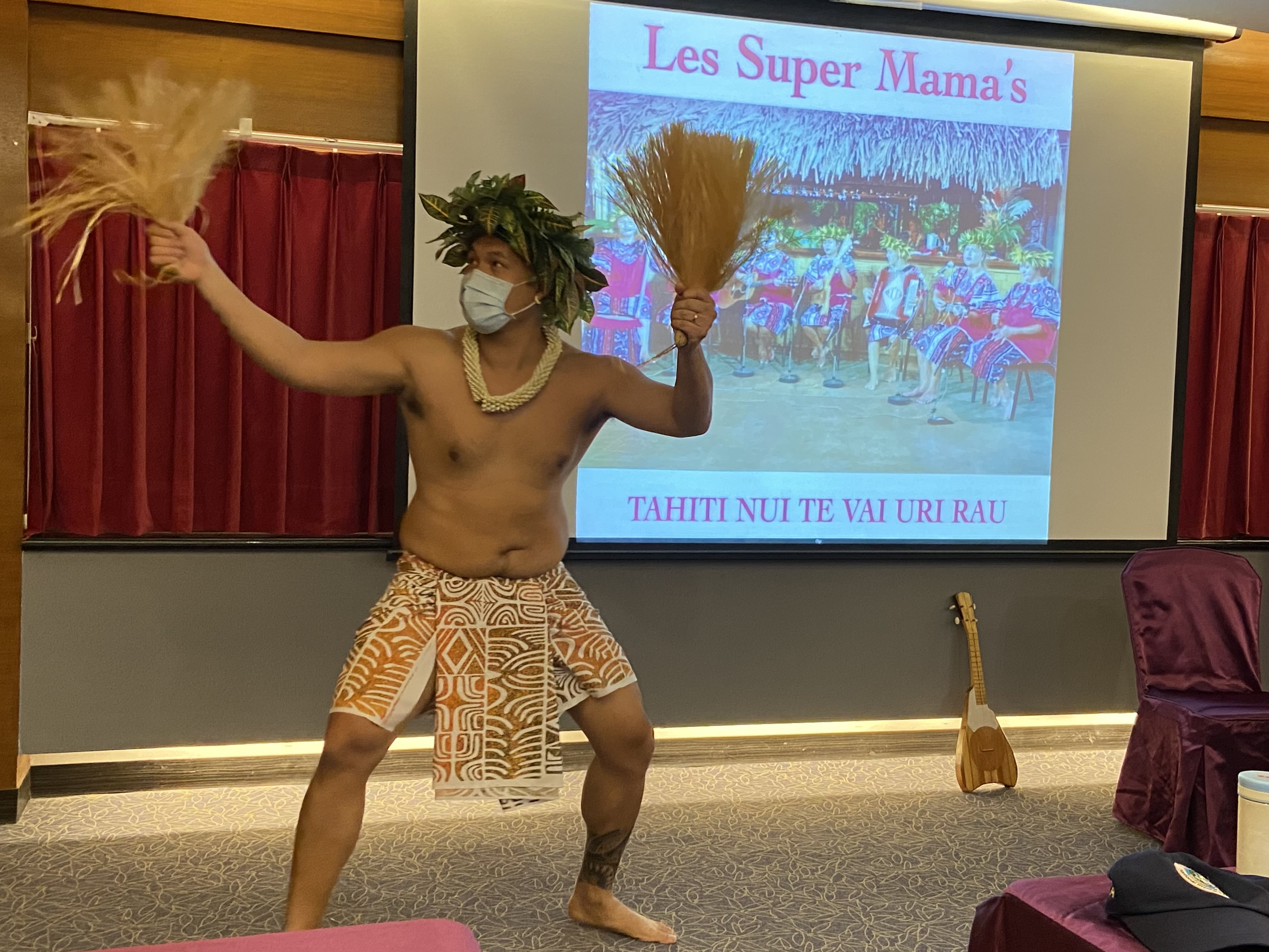 National Immigration Agency (Nantou County Service Center) invites Tahitian to share his cultures and experience in adjusting himself to an international marriage. (Photo / Provided by National Immigration Agency, Nantou County Service Center)