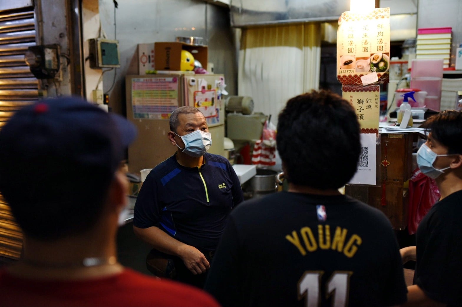 媽媽樂工作團隊與市場攤位共同舉辦活動。（圖／翻攝自惠隆市場臉書）