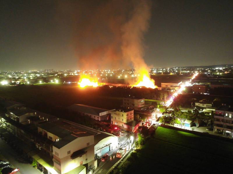 彰化工廠大火，導致工廠三名員工受傷。 圖／翻攝自《四方報》
