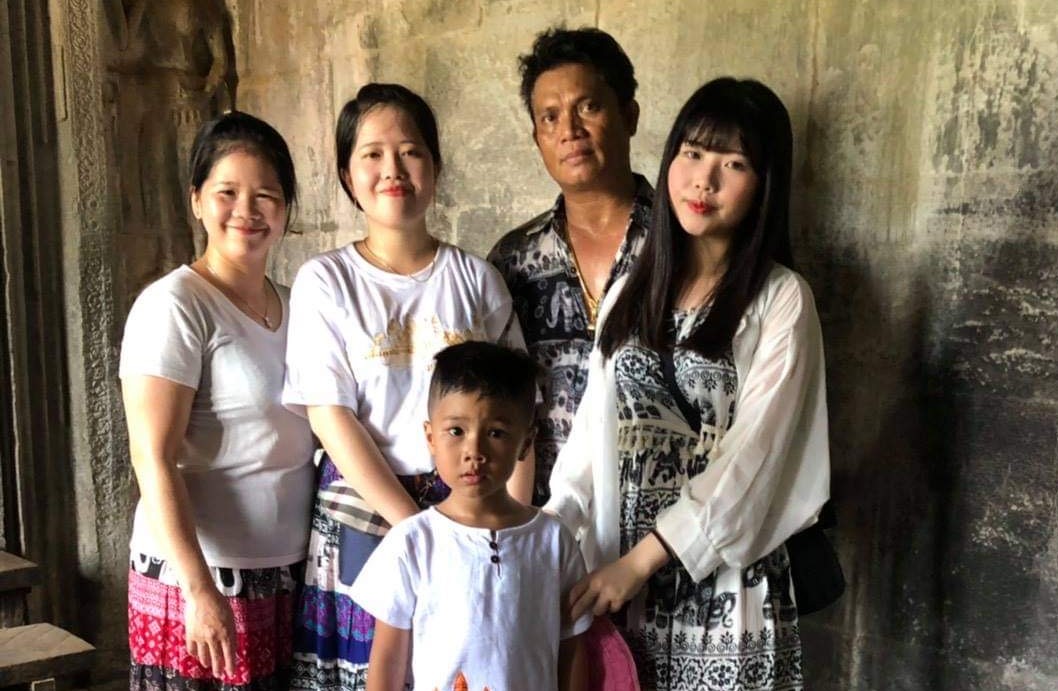陳靜華在柬埔寨擁許多親戚，而有了當姐姐的感覺。 圖／陳靜華提供