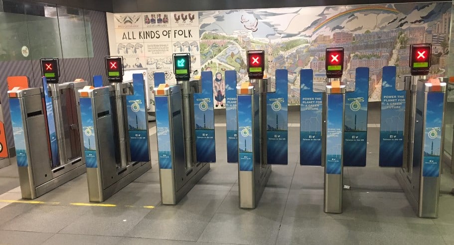 Văn phòng đại diện Đài Loan tại Anh đăng tải quảng cáo xe điện nhân COP 26 tại trạm tàu điện ngầm. (Nguồn ảnh: Facebook Văn phòng đại diện Đài Loan tại Anh)