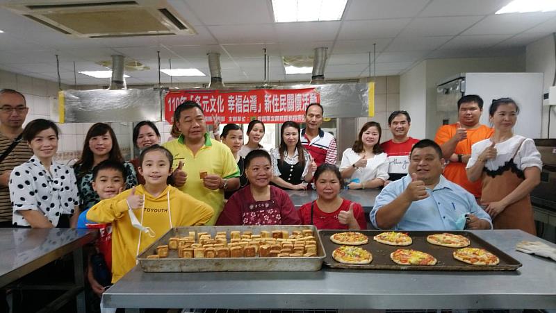 Teman-teman penduduk baru dan keluarganya datang untuk berpartisipasi dalam kegiatan peduli warga baru "Taiwan Bahagia Multikultural". (Sumber: China Youth Corps/救國團)