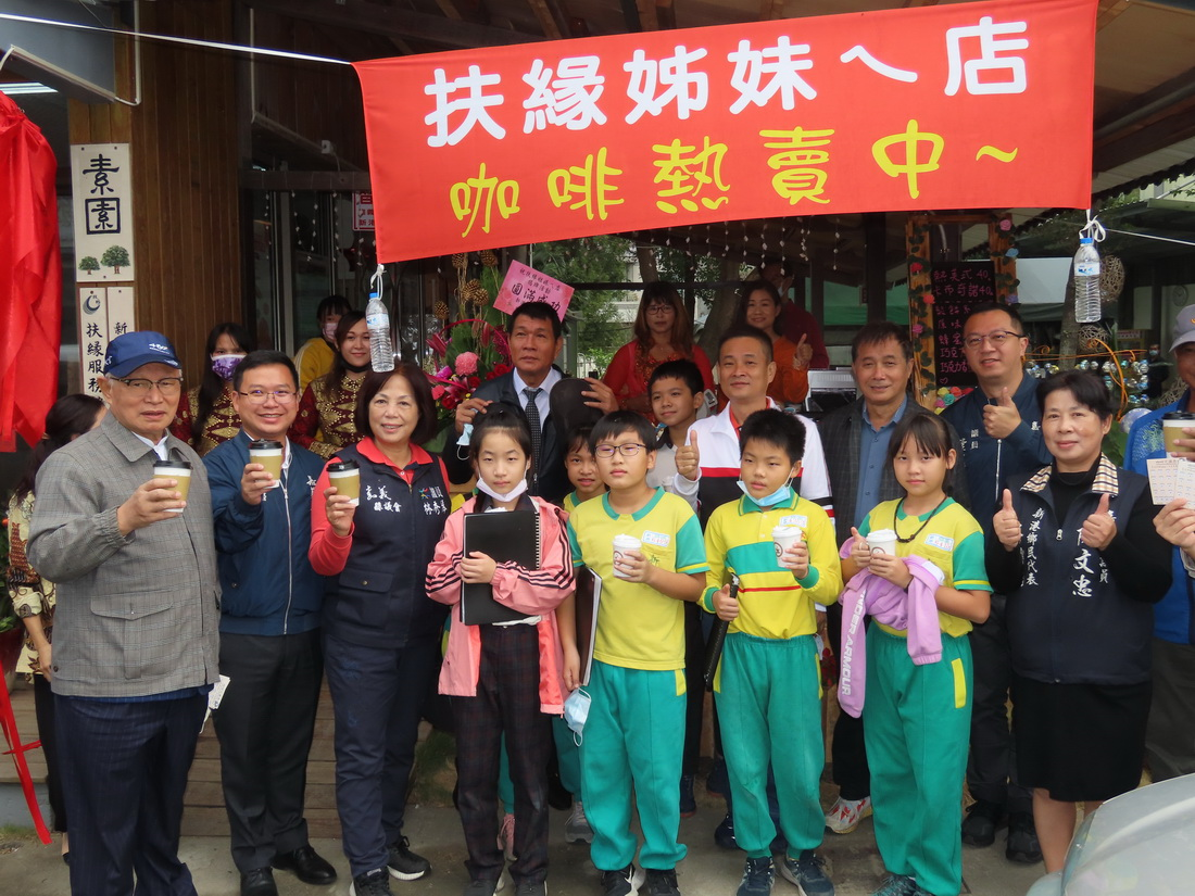 Ngoài ra, cơ sở dịch vụ cộng đồng dành cho di dân mới Fuyun còn kết hợp các nguồn lực của địa phương để cung cấp các khóa học bổ ích nhằm nâng cao năng lực và sự tự tin của di dân mới. (Nguồn ảnh: Hiệp hội Dịch vụ Fuyun)