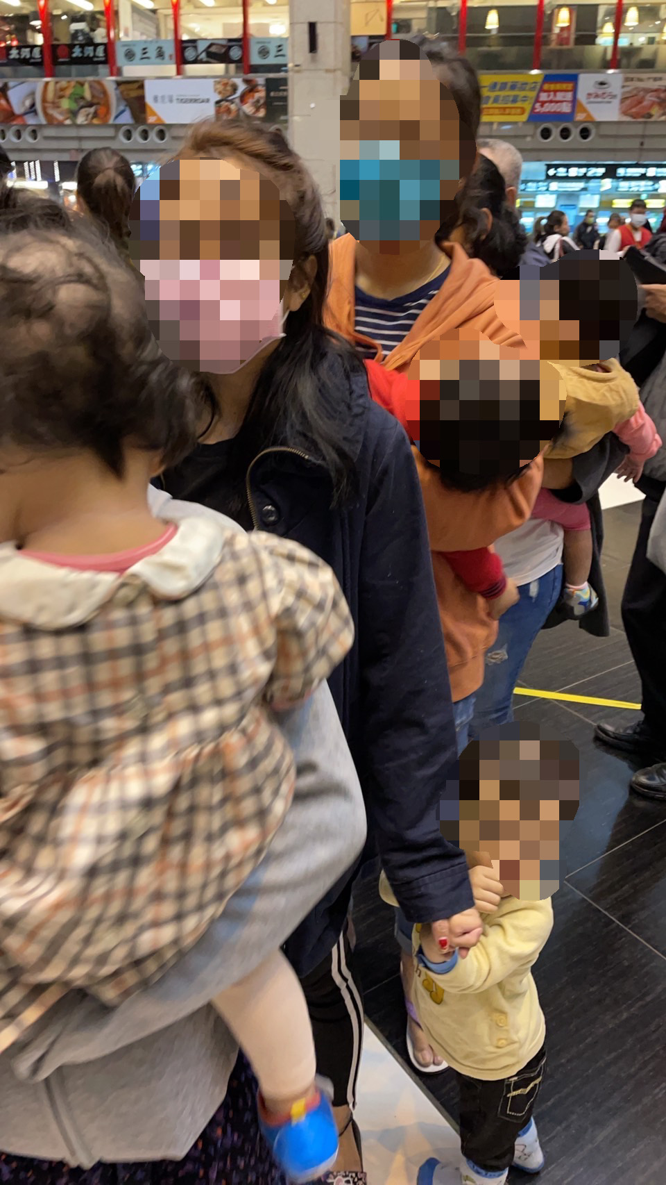 Seorang migran yang kehilangan status mendapat vaksin. (Sumber: Stasiun Layanan Kota Taipei)