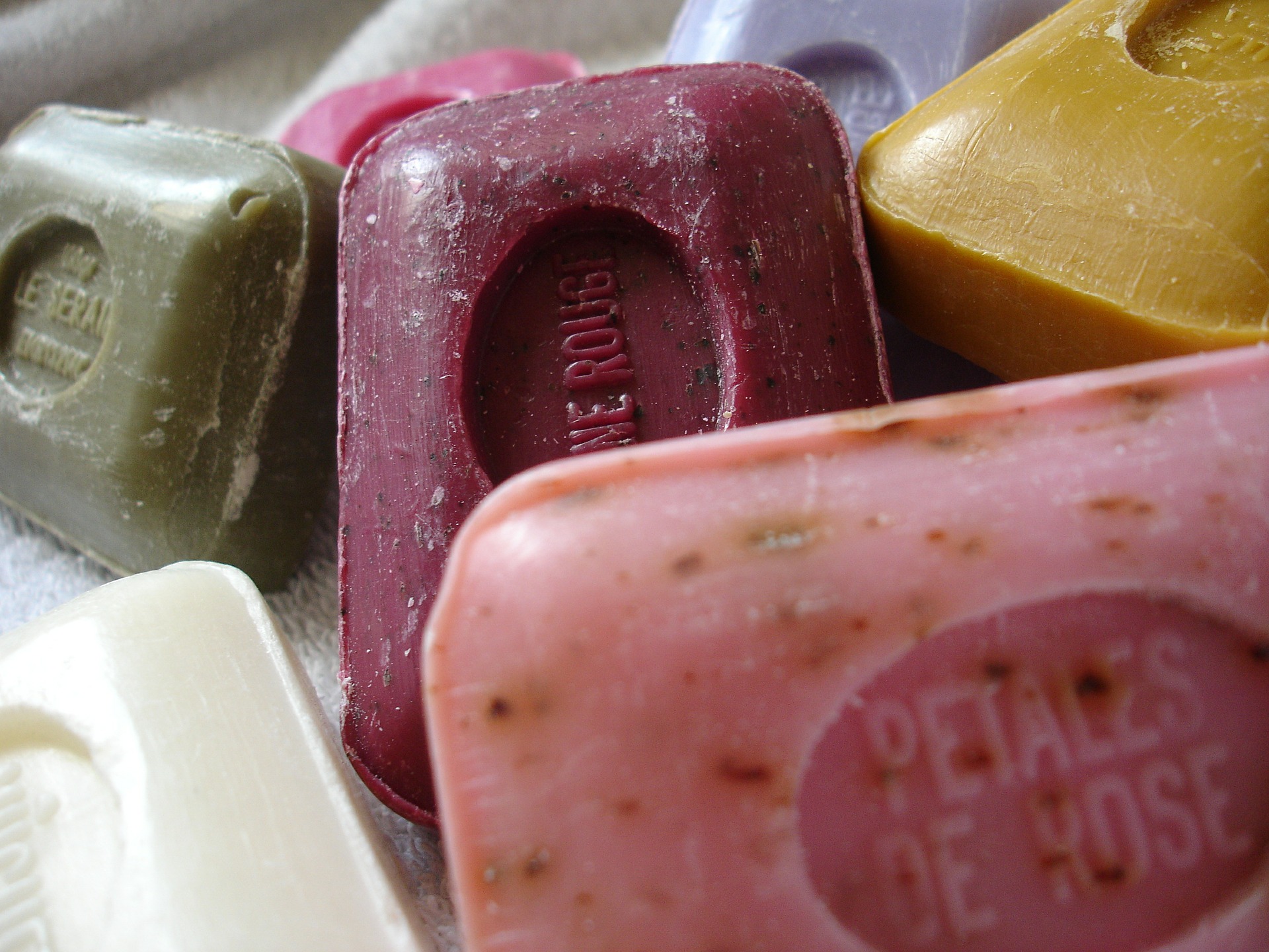 Using soap got a score of 26, which is deemed clean, and the hands were stain-free. (Photo / Retrieved from the Pixabay)