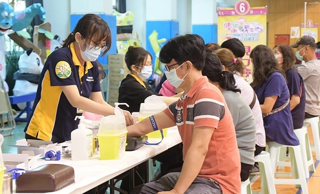 Biro Kesehatan Kabupaten Changhua memanggil warga asing untuk segera vaksin. Sumber: Pixabay.