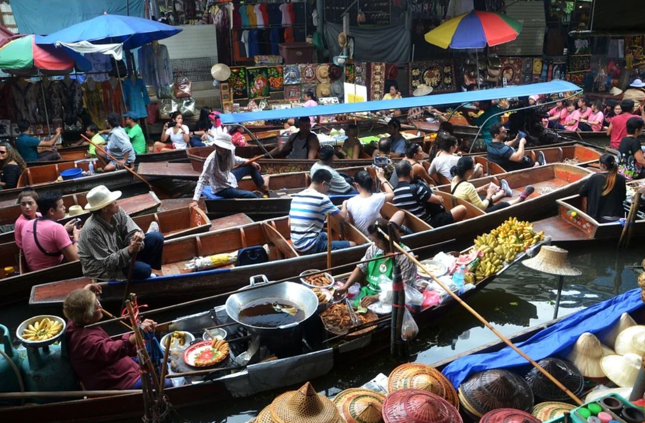 ตลาดน้ำเป็นหนึ่งในสถานที่ท่องเที่ยวยอดนิยมของนักท่องเที่ยวชาวต่างชาติ ภาพจาก／คลังภาพ Pixabay