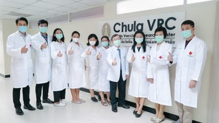 เริ่มฉีดทดลองในมนุษย์ครั้งแรกแล้ววานนี้! ‘Thailand Vaccine ChulaCov19’ วัคซีนรุ่นแรกของไทย／ภาพจาก THE STANDARD