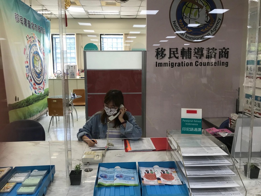 The NIA Taipei Service Station supports new immigrants during the epidemic. (Photo / Provided by the NIA)