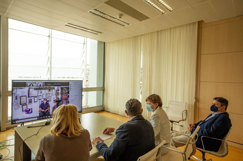 The mayor of Benidorm, Toni Pérez, along with other officials in a video conference with Hunh-Yi. (Source from MOC)