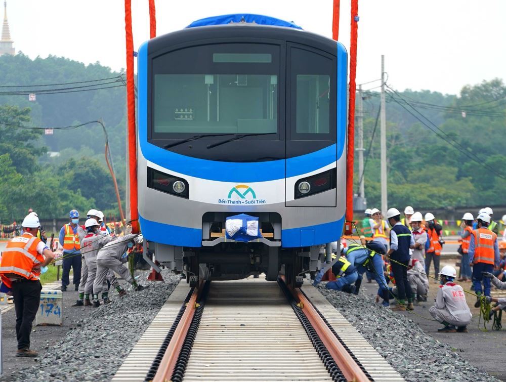 Tuyến metro số 1 dài 19,7km, có tổng mức đầu tư 43.600 tỉ đồng. Theo kế hoạch, dự án này sẽ vận hành thương mại vào năm 2022. (Nguồn ảnh: zingnews.vn)