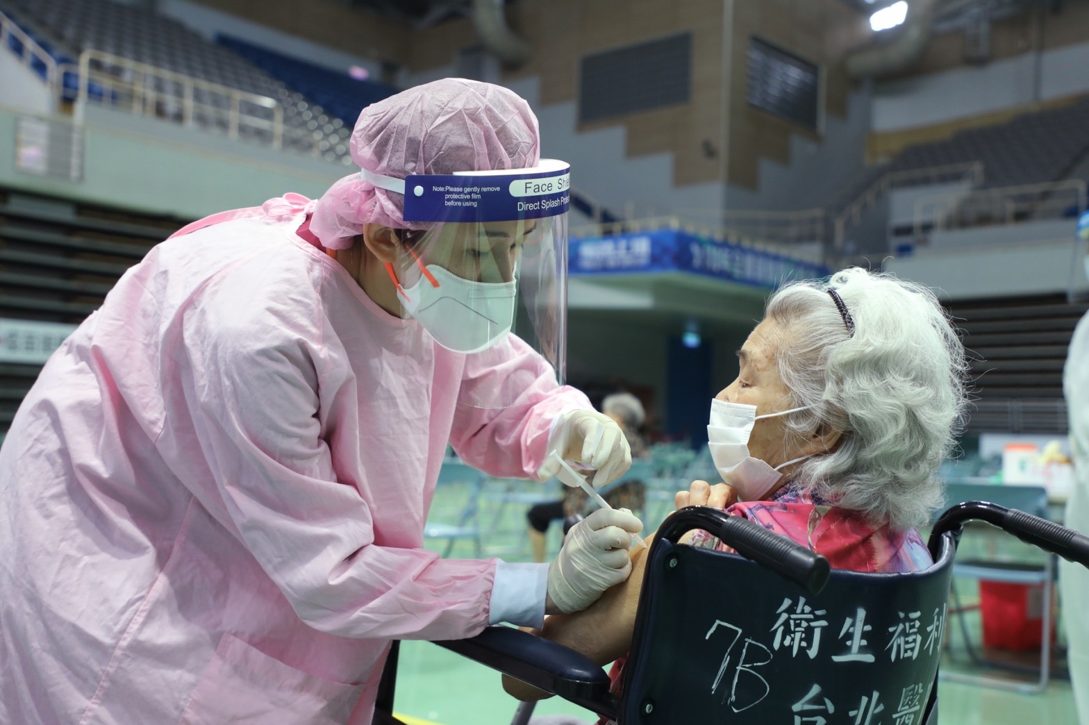 長者快看！台北市6／20起第3波疫苗接種 75歲以上可預約