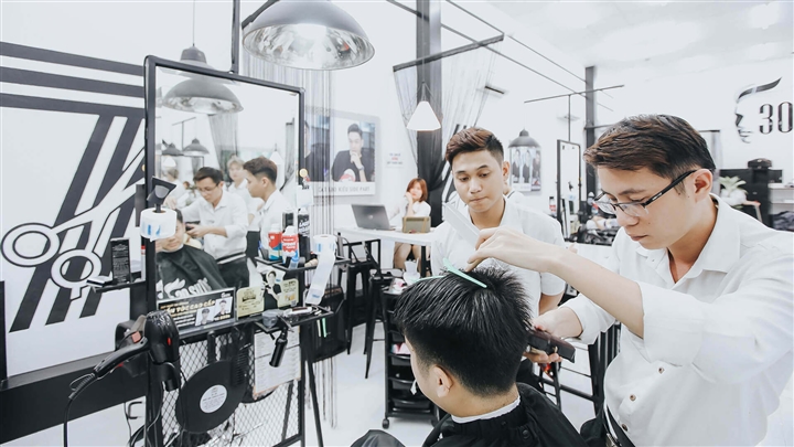 越南河內放寬限制，美髮廳重新開放。 圖／翻攝自《越通社》