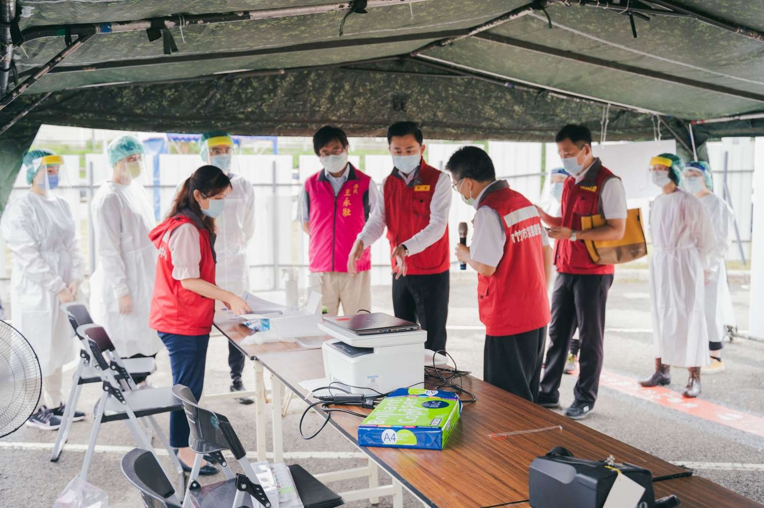 Hsinchu telah mulai memberikan vaksinasi bagi penduduk -- bahu membahu, bersama lawan pandemi.  Sumber: Pemerintah Kota Hsinchu