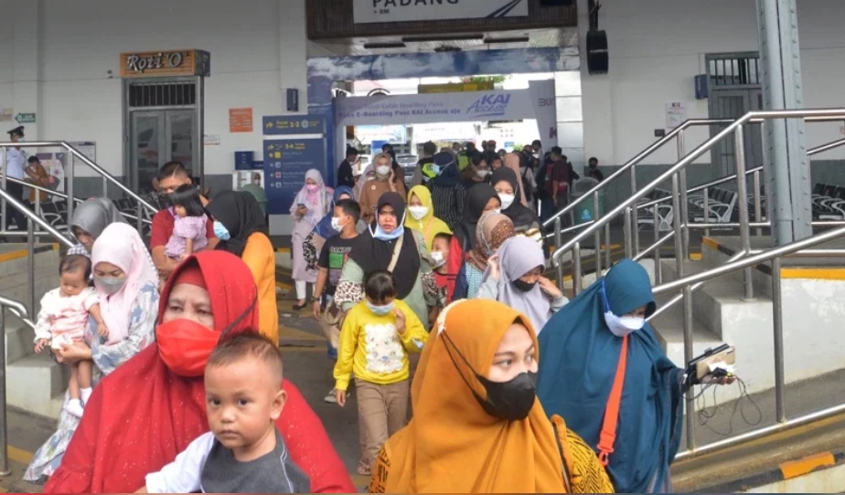 Situasi pandemi di Indonesia terus memburuk. Pemerintah pun mengakui bahwa protokol kesehatan yang ditetapkan tidak dapat sepenuhnya menanggulangi derita yang dibawa oleh virus pandemi. Sumber: Central News Agency