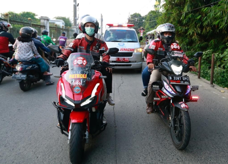 Penjaga ambulans Indonesia. Sumber: Diambil dari Kantor Berita Pusat