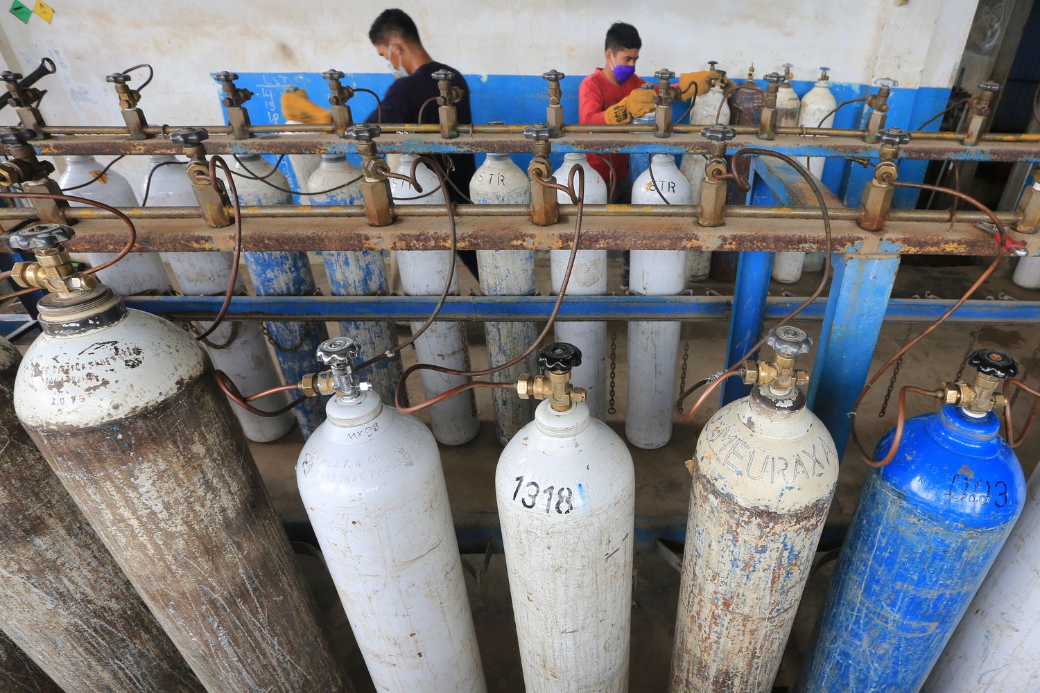 印尼疫情嚴峻「氧氣瓶大缺貨」。 圖／翻攝自《雅加達郵報》