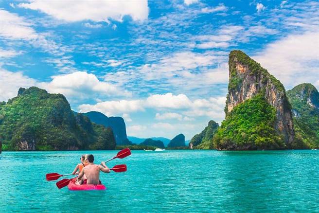 泰國普吉島「旅遊業迎曙光」。 圖／翻攝自《路透社》