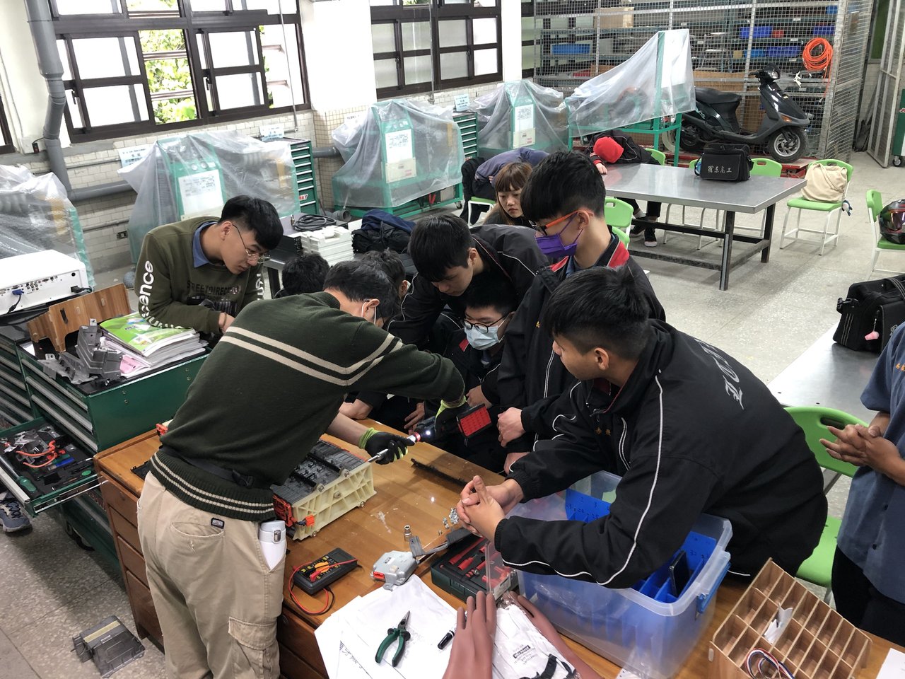 The Ministry of Education allows higher vocational students to return to school to practice their professional skills. Photo/Retrieved from "United Daily News" 