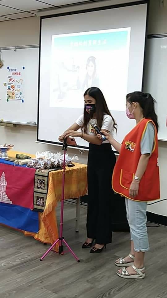 Pan Hsi-Ling shared her own entrepreneurial process. (Photo/Provided by the Sanchong Family Service Center for New Immigrants)