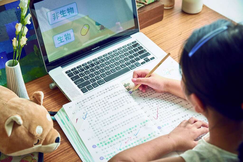 " Taipei CooC-Cloud" allows students to understand the traditional customs of various countries. Photo/Provided by Taipei City Department of Education