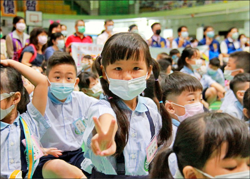 "Biaya tunjangan untuk kelahiran" Kota Tainan akan menerima 10.000 NTD untuk anak pertama. Sumber: Diambil dari《自由時報》