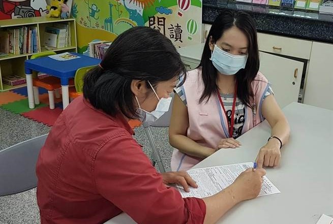 New immigrants serve as "interpreters" to help fellow sisters. Photo/Provided by Chiayi Service Center for New Immigrant Families
