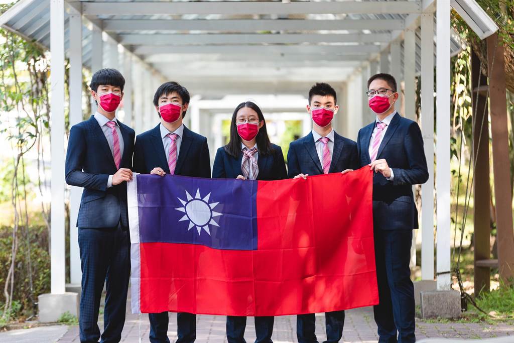 In the 2021 International Earth Science Olympiad, Taiwan won 4 gold and 1 silver. Photo/provided by the Ministry of Education