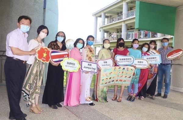 Anak-anak penduduk baru aktif belajar bahasa Asia Tenggara. Sumber: Diambil dari Biro Pendidikan Pemerintah Kota Kaohsiung 
