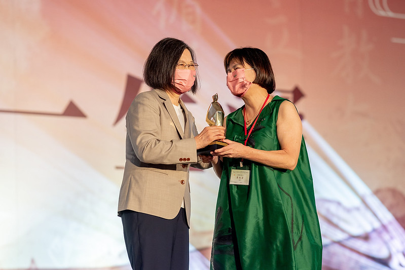 Tsai Ing-wen praised all teachers as heroes behind the epidemic prevention. Photo/Provided by the Presidential Palace