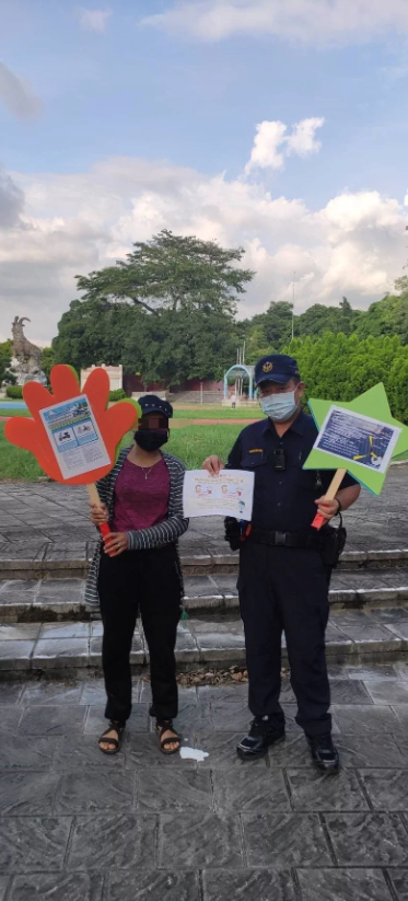 台中市第二警分局自7月27日起指派部分警員前往台中公園進行防疫宣導。（圖／台中市第二警分局提供）