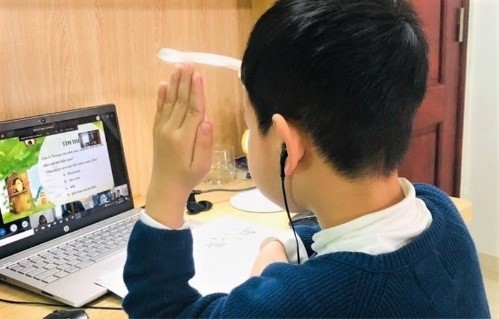 Phần lớn trẻ em khu vực APAC không thích học trực tuyến vì phải dành quá nhiều thời gian trước màn hình. (Nguồn ảnh: baochinhphu.vn)
