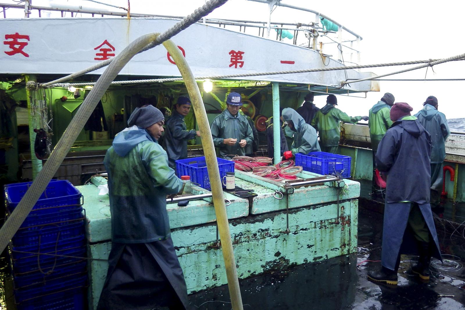 遠洋漁船裝「安管系統」，保障外籍漁工人權。 圖／翻攝自《農傳媒》