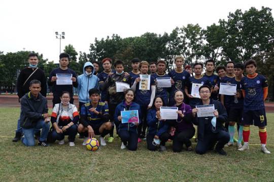 泰國籍移工及新住民踴躍參加「泰國父親節足球比賽」。（圖／移民署提供）