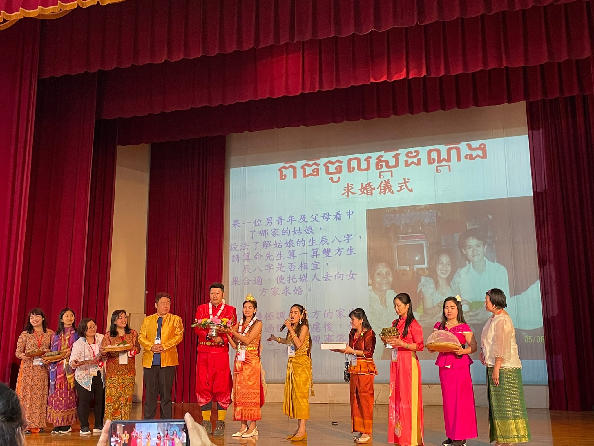 舞台劇的方式向大家介紹柬埔寨文化（圖／潘喜玲提供）