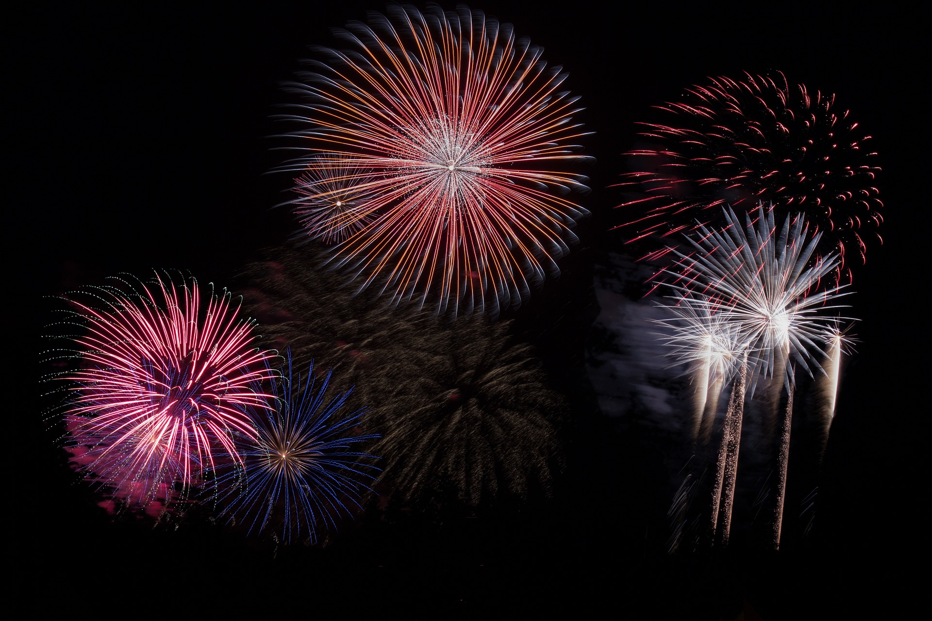 During the New Year's Eve in the Philippines, every household will set off fireworks. (Photo / Retrieved from Pixabay)