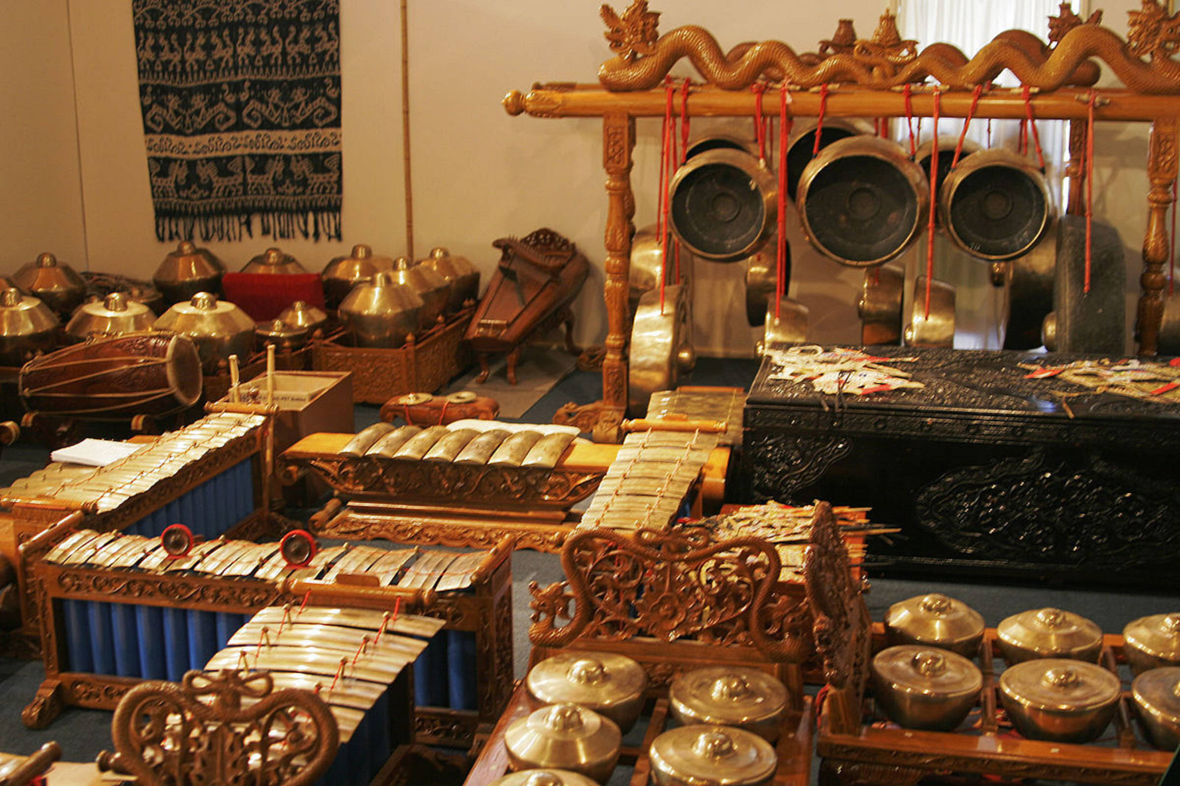 Li Zhi Xiong introduced the traditional Indonesian musical instrument "Gamelan" to readers. (Photo / Provided by Li Zhi Xiong)
