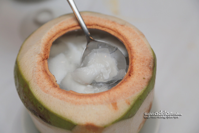 泰國椰子凍口感冰彈嫩滑（圖片來源：superadrianme） วุ้นมะพร้าวไทยมีเนื้อเนียนนุ่ม ภาพจาก／superadrianme