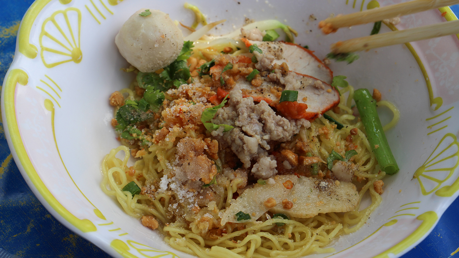 ก๋วยเตี๋ยวหมูโบราณ 10 บาท ของเจ๊ต่อ ภาพจาก／Sanook