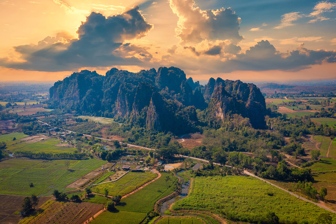 Airbnb เปิดตัว Airbnb Travel Guide 2022: Thailand เป็นครั้งแรก หลังการท่องเที่ยวภายในประเทศกำลังฟื้นตัวและประเทศไทยเองก็กลับมาใช้มาตรการ Test & Go เพื่อเปิดรับนักเดินทางจากทั่วโลกอีกครั้ง ภาพจาก/Sanook