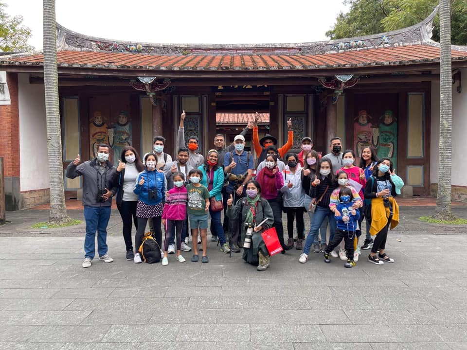 在台印度人社團 (Indians In Taiwan-IiT) 舉辦植物園賞鳥活動，讓會員們跟著專業導覽認識台灣。(圖／李眉君提供)